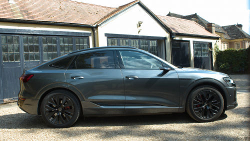AUDI Q8 E-TRON ESTATE 250kW 50 Quattro 95kWh Sport 5dr Auto view 4